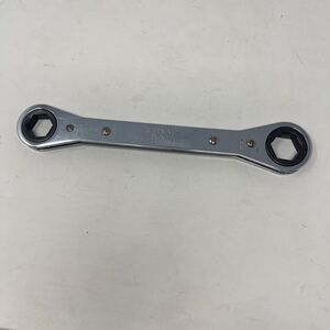 Snap On  17mm 19mm 12 Point Ratcheting Wrench - RBM1719